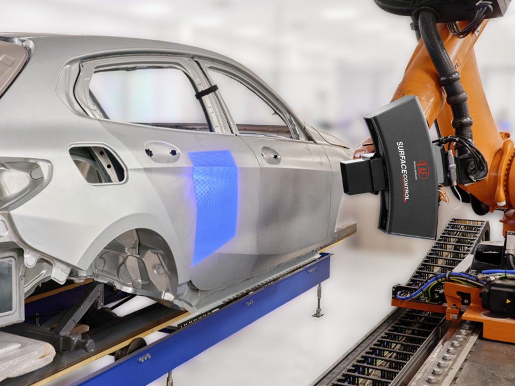 Fully automatic defect detection. This system employs fringe light projection on diffusely reflecting surfaces and applies machine-learning to detect local form defects such as pressure marks, cracks and sink marks with high precision and repeatability.